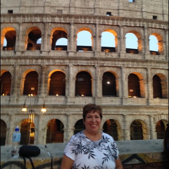 Meet your Posher, Vivian - Picture 1 of 1